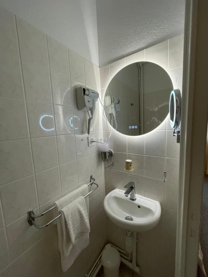 Balzac Hotel Restaurant Фужер Экстерьер фото