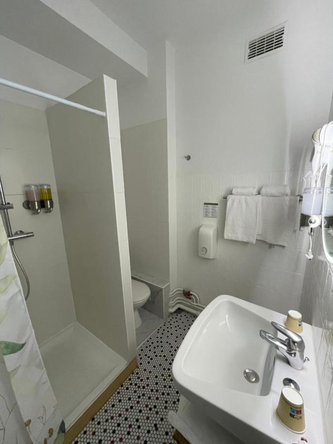 Balzac Hotel Restaurant Фужер Экстерьер фото
